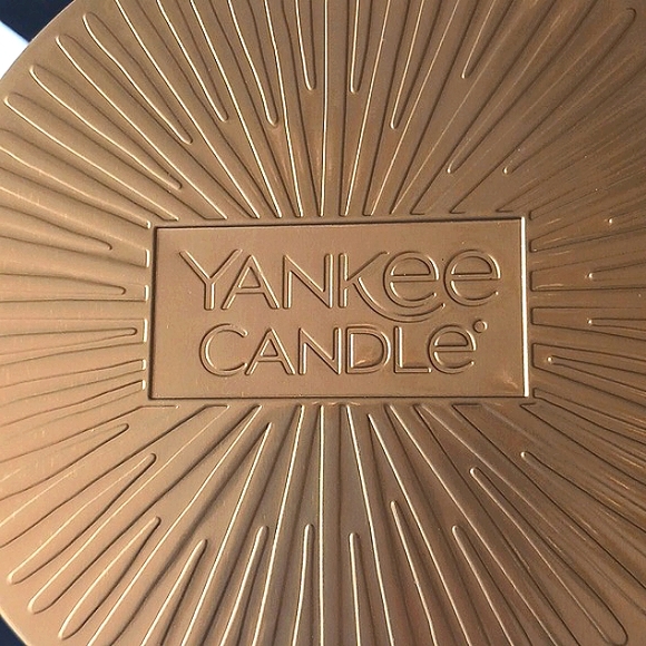 NEW Yankee Candle Chocolate Chip Cannoli 18 Oz. (510g) 3 Wick Candle - Picture 2 of 7